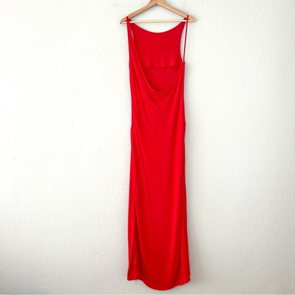 Elléra St. Barts Open Back Maxi Dress - Picture 4 of 10